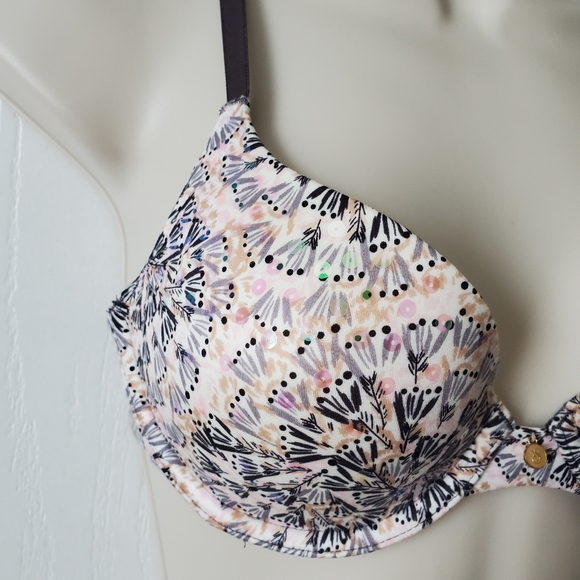 Victoria's Secret Lined Demi Bra - Picture 3 of 9